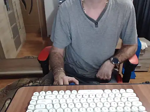 uncutguy01 online show from 13, 11, 2025