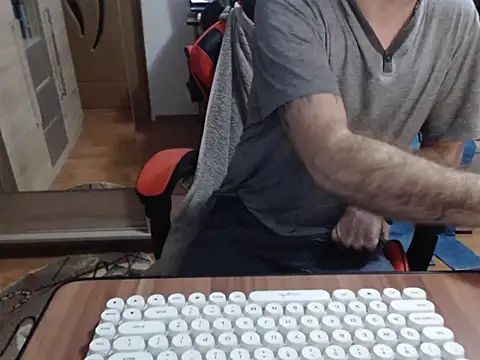 uncutguy01 online show from 14, 11, 2025