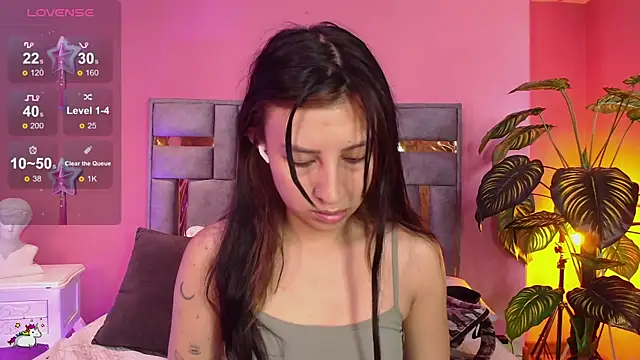 Nicolette ks  online show from 3, 12, 2024