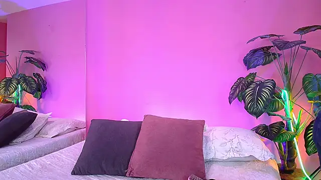 Nicolette ks  online show from 6, 12, 2024