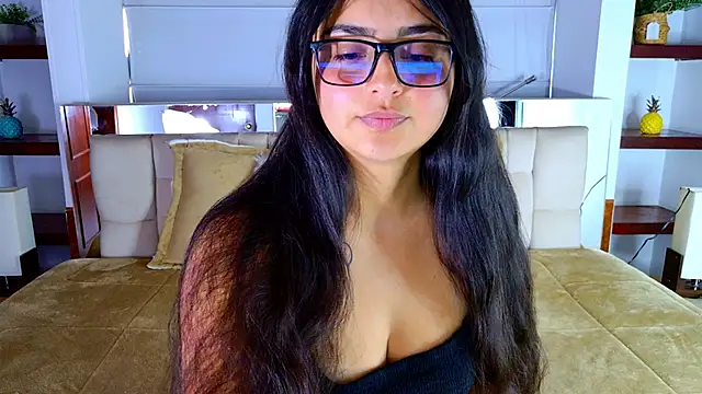 scarlleth  online show from 6, 10, 2025