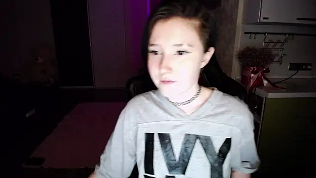 Kira Bakker online show from 1, 3, 2025