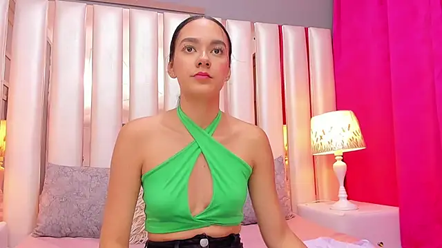 Snapshot of EmmyCruzZ chatting on 21, 2, 2026 EmmyCruzZ online show from 21, 2, 2026