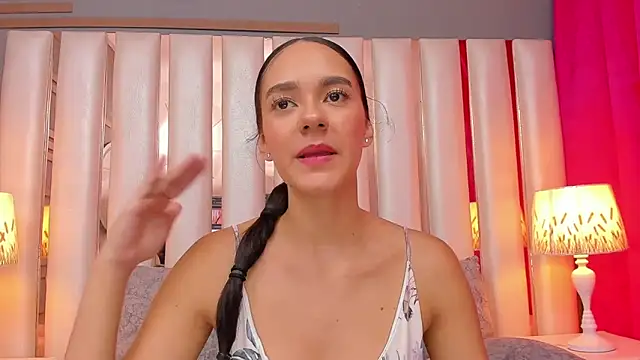 Snapshot of EmmyCruzZ chatting on 28, 2, 2026 EmmyCruzZ online show from 28, 2, 2026