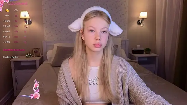 Snapshot of Sarra_Cooper chatting on 9, 12, 2024 Sarra Cooper online show from 9, 12, 2024