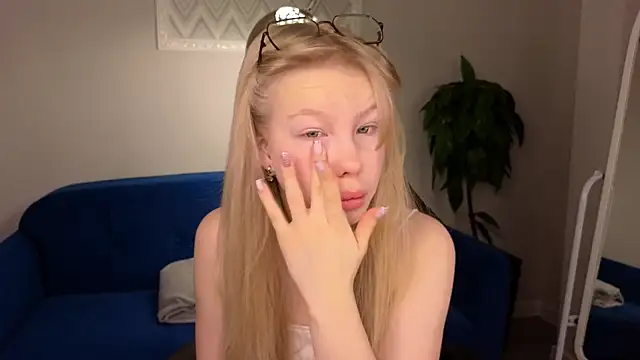 Snapshot of Sarra_Cooper chatting on 30, 12, 2024 Sarra Cooper online show from 30, 12, 2024