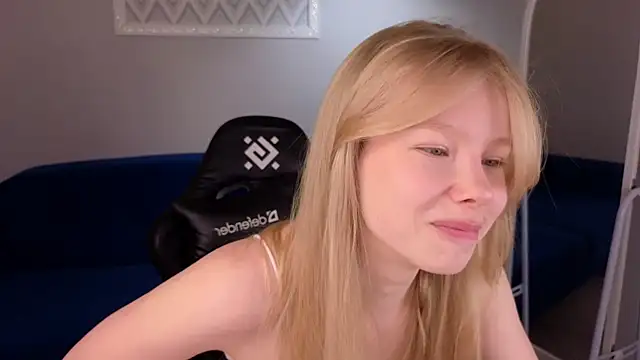 Snapshot of Sarra_Cooper chatting on 20, 1, 2025 Sarra Cooper online show from 20, 1, 2025