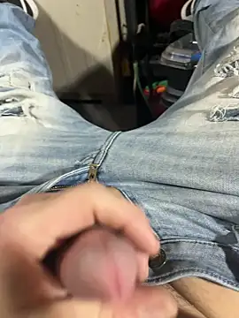 Snapshot of joeycbigcock chatting on 20, 12, 2024 joeycbigcock online show from 20, 12, 2024