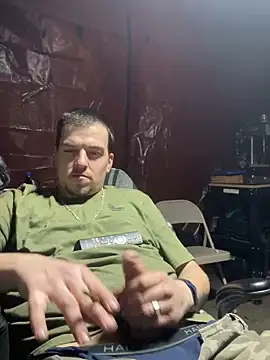 Snapshot of joeycbigcock chatting on 12, 3, 2025 joeycbigcock online show from 12, 3, 2025