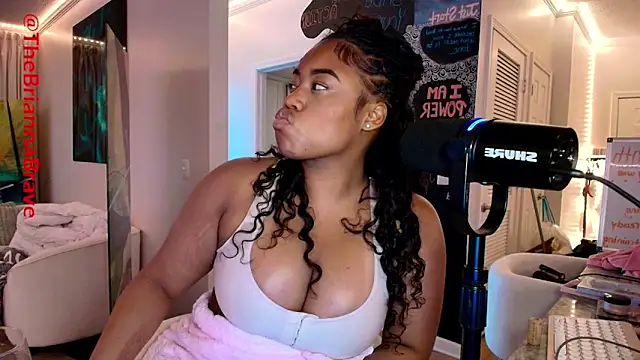BriannaBrave online show from 26, 6, 2026