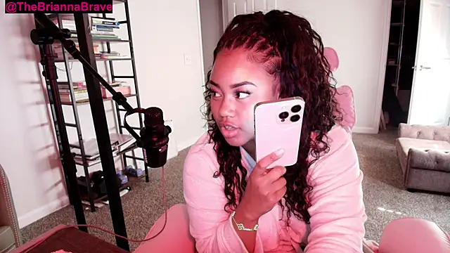 BriannaBrave online show from 26, 7, 2026