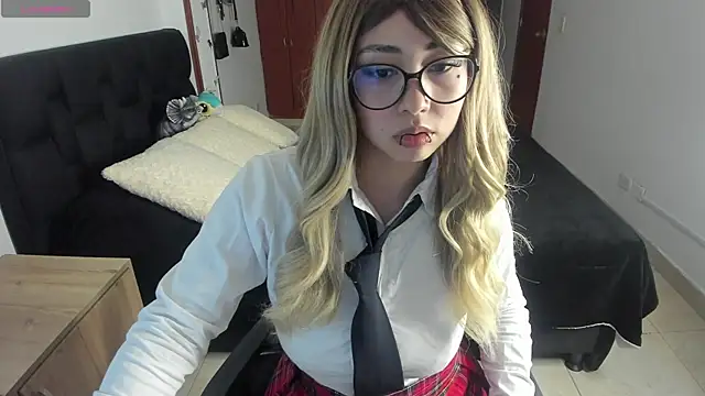 Snapshot of Fiore_Sanz_ chatting on 11, 3, 2025 Fiore Sanz online show from 11, 3, 2025