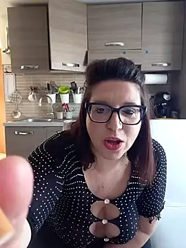 carolyne2023 online show from 5, 4, 2026