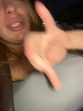 Snapshot of Sweet___Emily chatting on 12, 12, 2024 Sweet   Emily online show from 12, 12, 2024