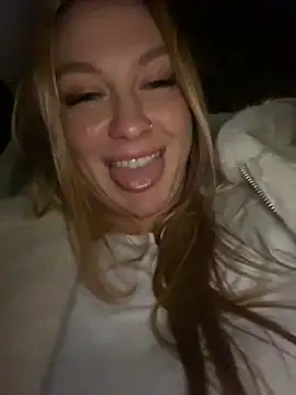 Snapshot of Sweet___Emily chatting on 18, 12, 2024 Sweet   Emily online show from 18, 12, 2024