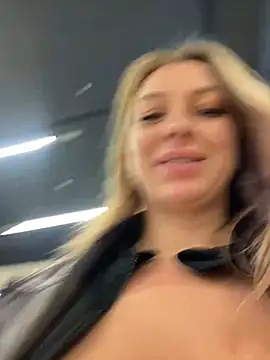 Snapshot of Sweet___Emily chatting on 15, 1, 2025 Sweet   Emily online show from 15, 1, 2025