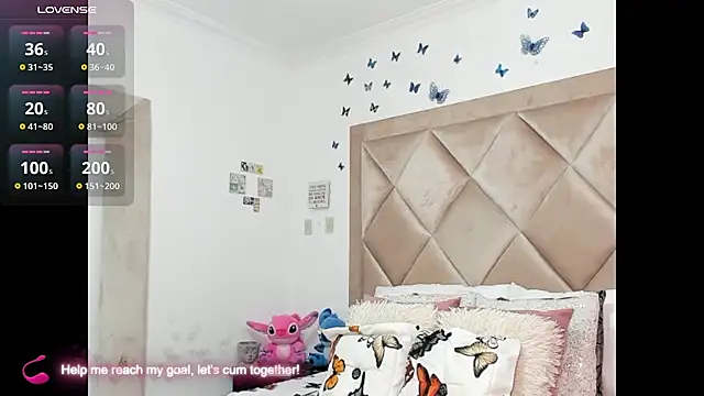 Snapshot of vayolettelove chatting on 4, 12, 2024 vayolettelove online show from 4, 12, 2024