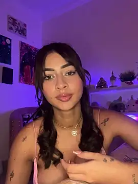 Snapshot of vayolettelove chatting on 12, 2, 2025 vayolettelove online show from 12, 2, 2025