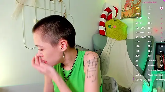 Snapshot of PamelaYong chatting on 12, 1, 2025 PamelaYong online show from 12, 1, 2025