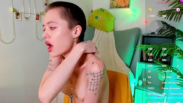 Snapshot of PamelaYong chatting on 25, 1, 2025 PamelaYong online show from 25, 1, 2025