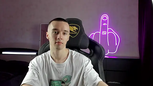 Snapshot of MasonWarholl chatting on 14, 12, 2024 MasonWarholl online show from 14, 12, 2024