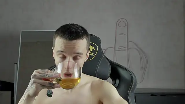 Snapshot of MasonWarholl chatting on 6, 1, 2025 MasonWarholl online show from 6, 1, 2025