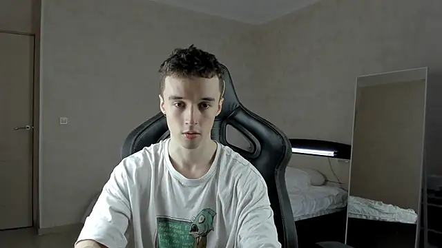 Snapshot of MasonWarholl chatting on 2, 3, 2025 MasonWarholl online show from 2, 3, 2025