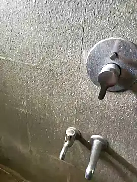 Snapshot of Aunty_Loverboy69 chatting on 15, 9, 2025 Aunty Loverboy69 online show from 15, 9, 2025