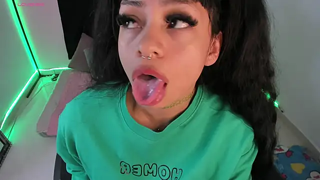 zoesullivan online show from 31, 12, 2024