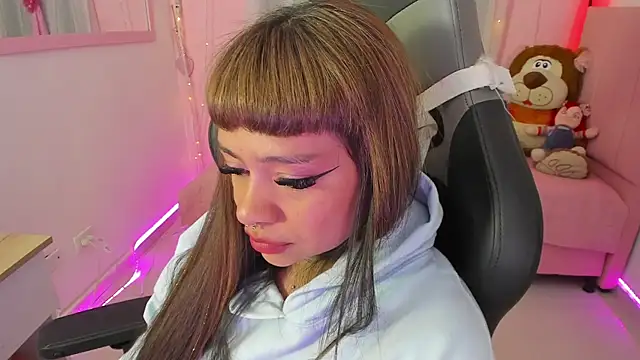 zoesullivan online show from 25, 9, 2025