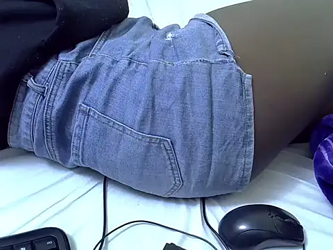 naughtycate  online show from 2, 11, 2025