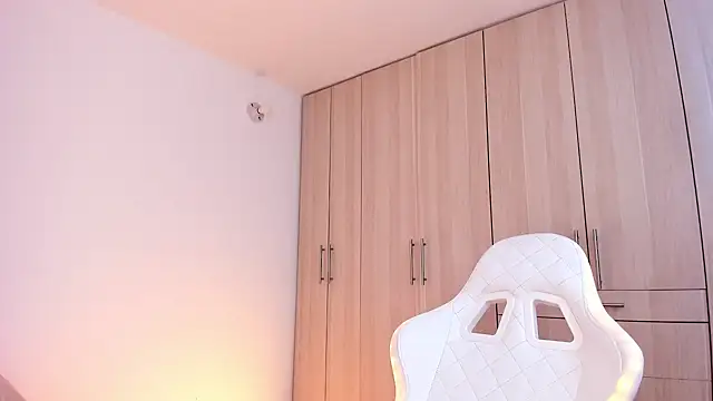 Snapshot of liaqueen610 chatting on 19, 12, 2024 liaqueen610 online show from 19, 12, 2024