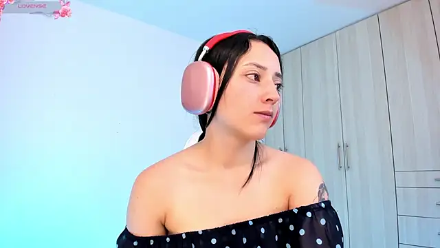 Snapshot of liaqueen610 chatting on 12, 2, 2025 liaqueen610 online show from 12, 2, 2025