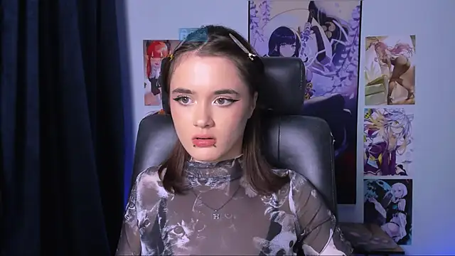 liana kisses online show from 5, 12, 2024