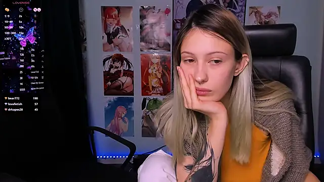 liana kisses online show from 15, 12, 2024