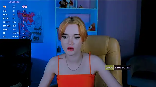 liana kisses online show from 8, 1, 2025