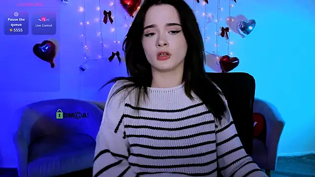 liana kisses online show from 8, 3, 2026