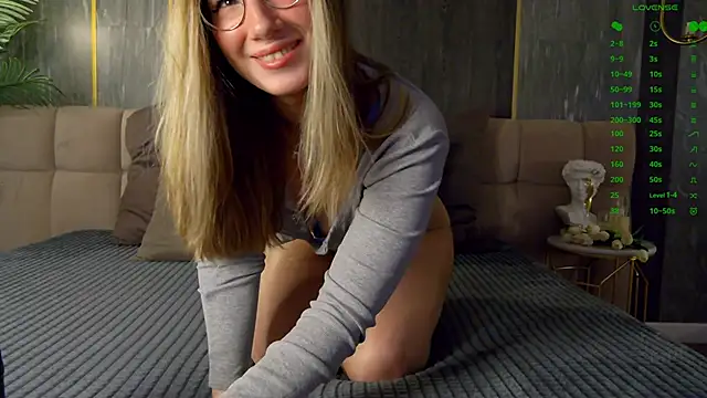Snapshot of LeslieMines chatting on 23, 6, 2026 LeslieMines online show from 23, 6, 2026