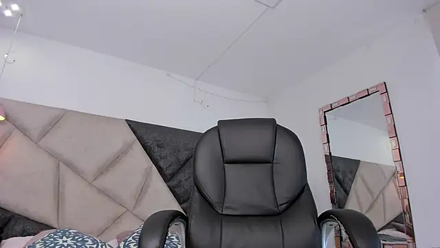 Snapshot of BarbaraKnox_ chatting on 20, 6, 2026 BarbaraKnox online show from 20, 6, 2026