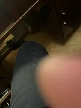 Ariel Ari online show from 2, 1, 2025