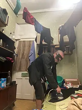 Ariel Ari online show from 8, 10, 2025