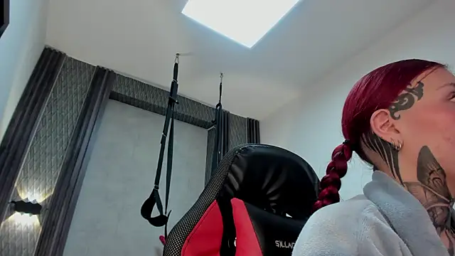 selene red  online show from 2, 3, 2026