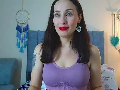 Snapshot of IberianMoonMK chatting on 17, 10, 2025 IberianMoonMK online show from 17, 10, 2025
