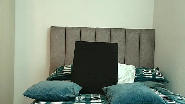 karina lewis  online show from 26, 2, 2026