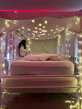 18petitewhitegirl online show from 20, 2, 2025