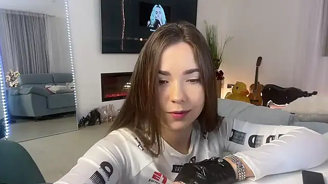 Snapshot of Mika_Miller chatting on 3, 2, 2026 Mika Miller online show from 3, 2, 2026