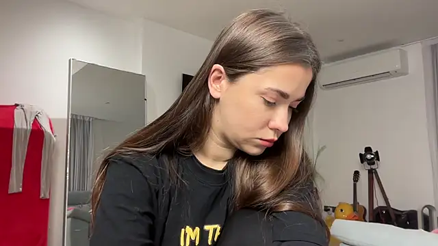 Snapshot of Mika_Miller chatting on 6, 2, 2026 Mika Miller online show from 6, 2, 2026