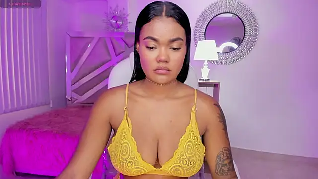 Snapshot of madisson_davon chatting on 6, 12, 2024 madisson davon online show from 6, 12, 2024