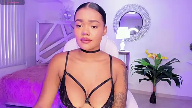 Snapshot of madisson_davon chatting on 10, 12, 2024 madisson davon online show from 10, 12, 2024