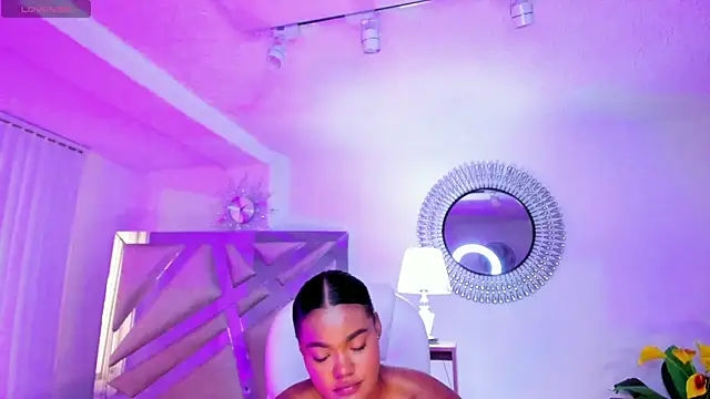 Snapshot of madisson_davon chatting on 14, 12, 2024 madisson davon online show from 14, 12, 2024